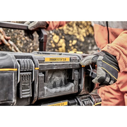 DeWalt DWST83293-1 (DS166) Small Stackable Tool Box With 50Kg Load Capacity