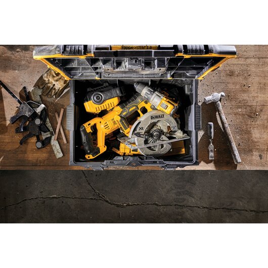 DeWalt DWST83294-1 (DS300) Medium Stackable Tool Box With 50Kg Load Capacity