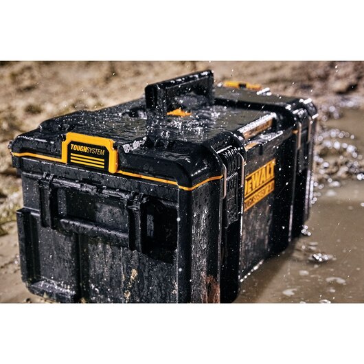 DeWalt DWST83294-1 (DS300) Medium Stackable Tool Box With 50Kg Load Capacity