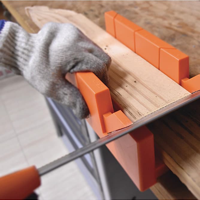 Black+Decker BDHT20346 Steel Mitre Box with Saw For Professional & DIY Use